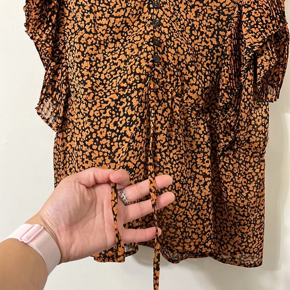 Topshop Animal Print Sheer Plisse Top Size 6 - Picture 4 of 8
